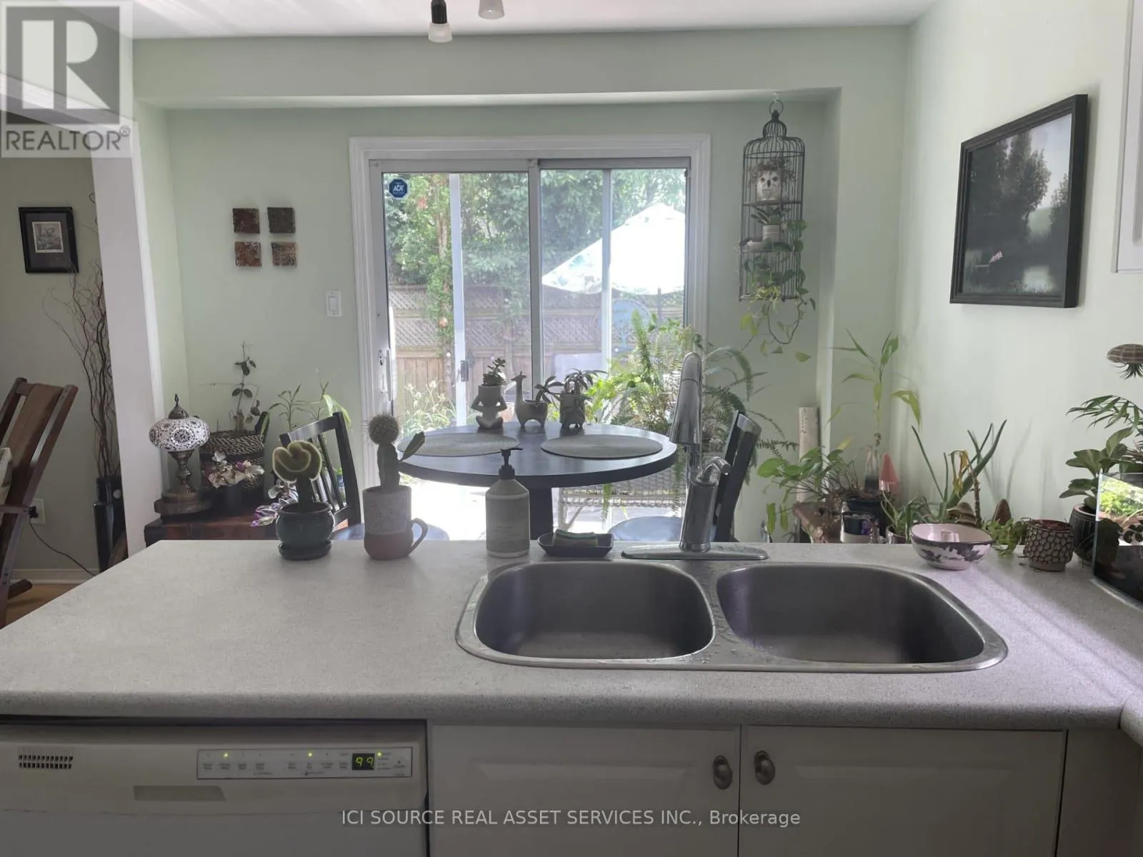 104 ROCKHAVEN LANE