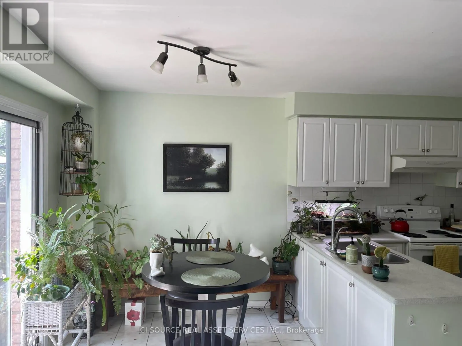 104 ROCKHAVEN LANE