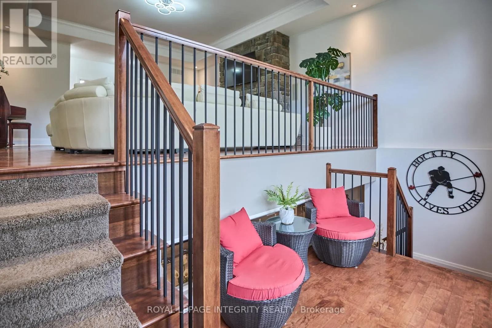 1954 CEDARLAKES WAY