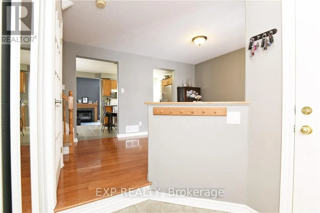 10 WOLISTON CRESCENT