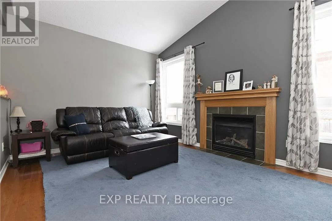 10 WOLISTON CRESCENT