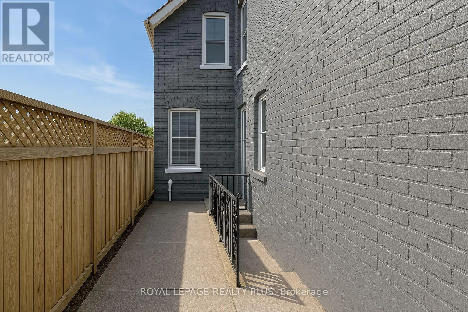 247 ROBERT STREET