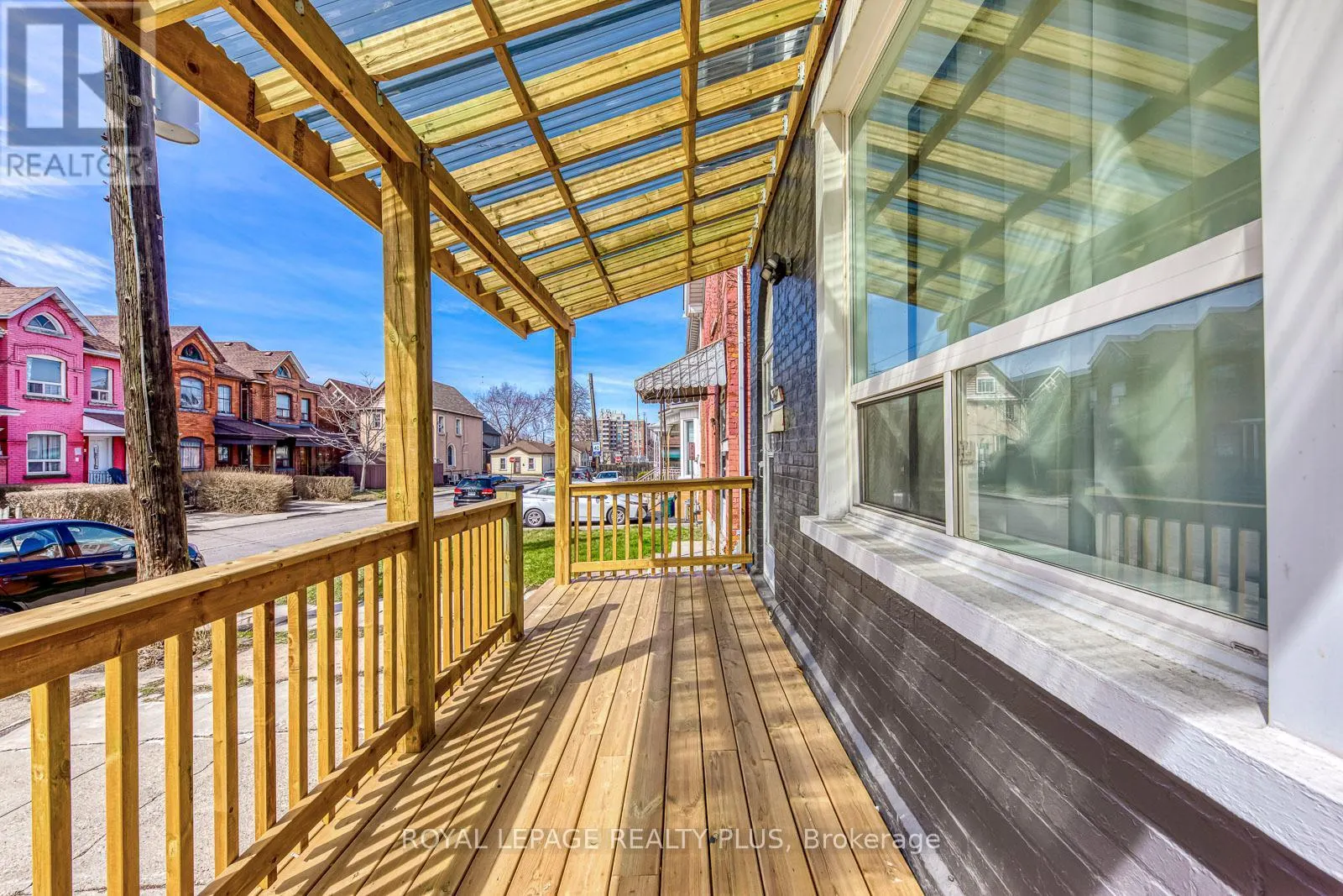 247 ROBERT STREET