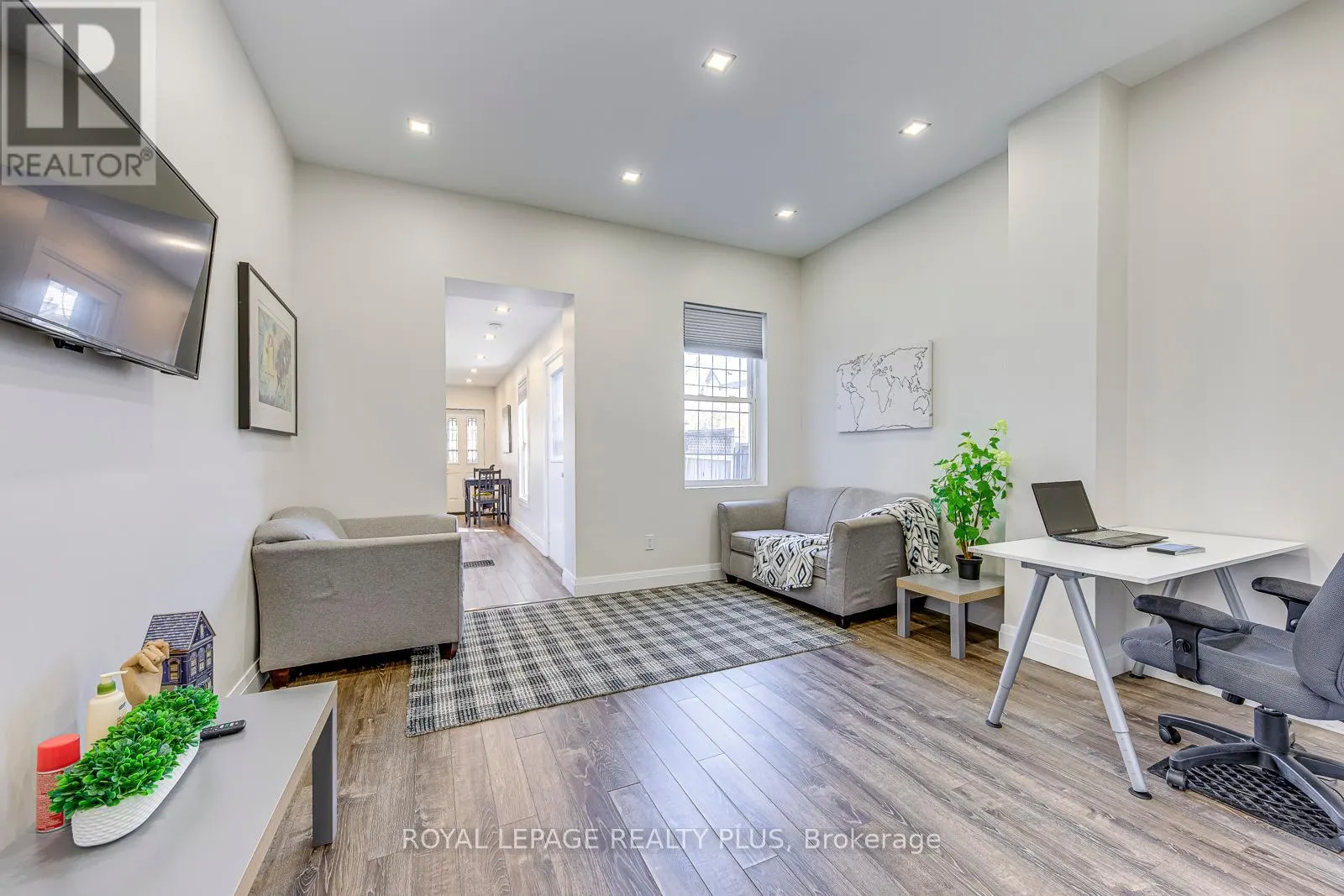 247 ROBERT STREET