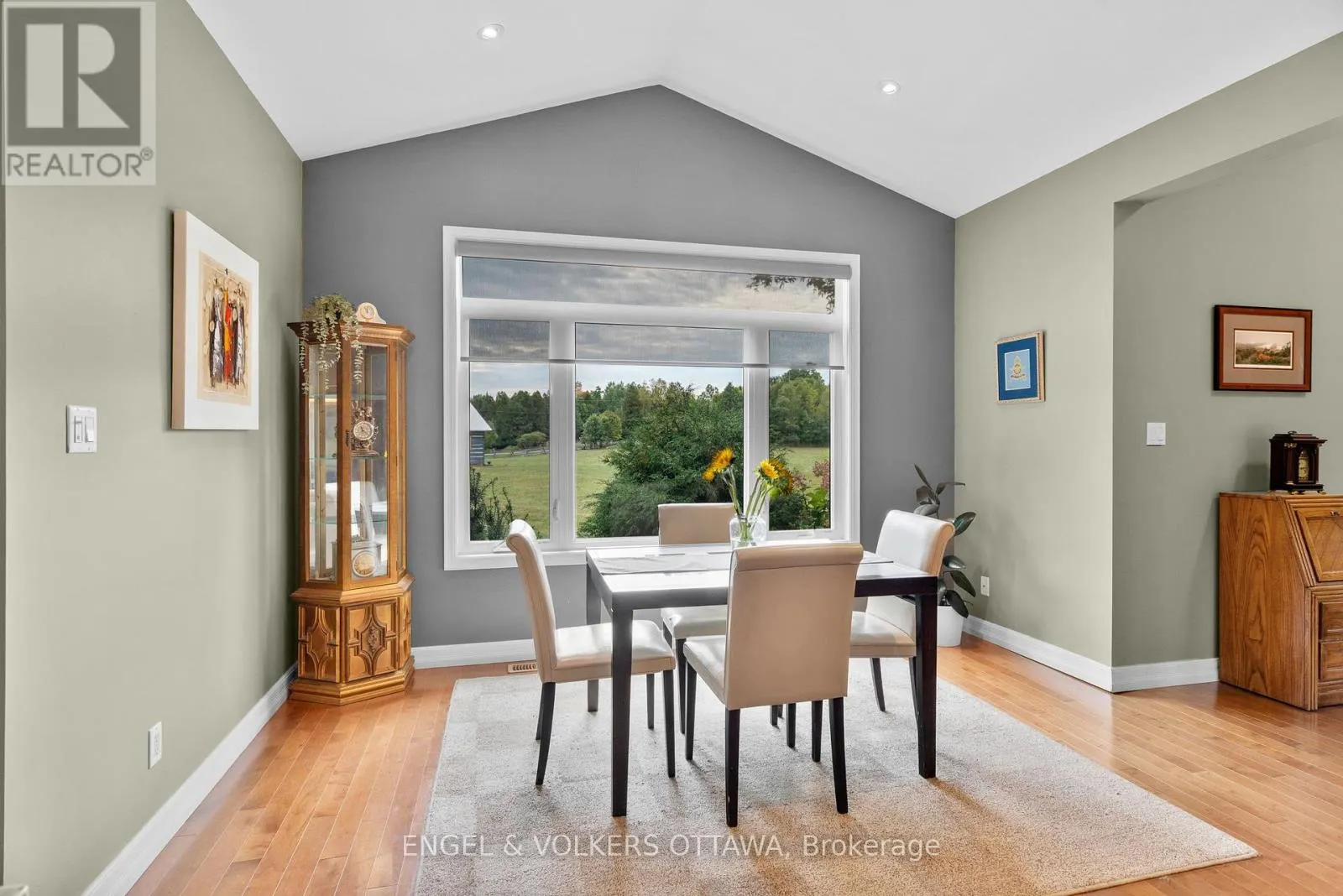 1313 OLD PERTH ROAD