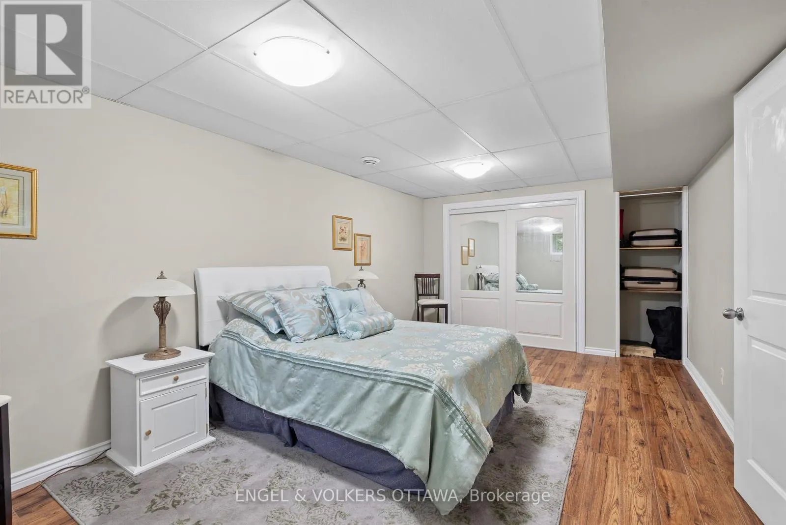 1313 OLD PERTH ROAD