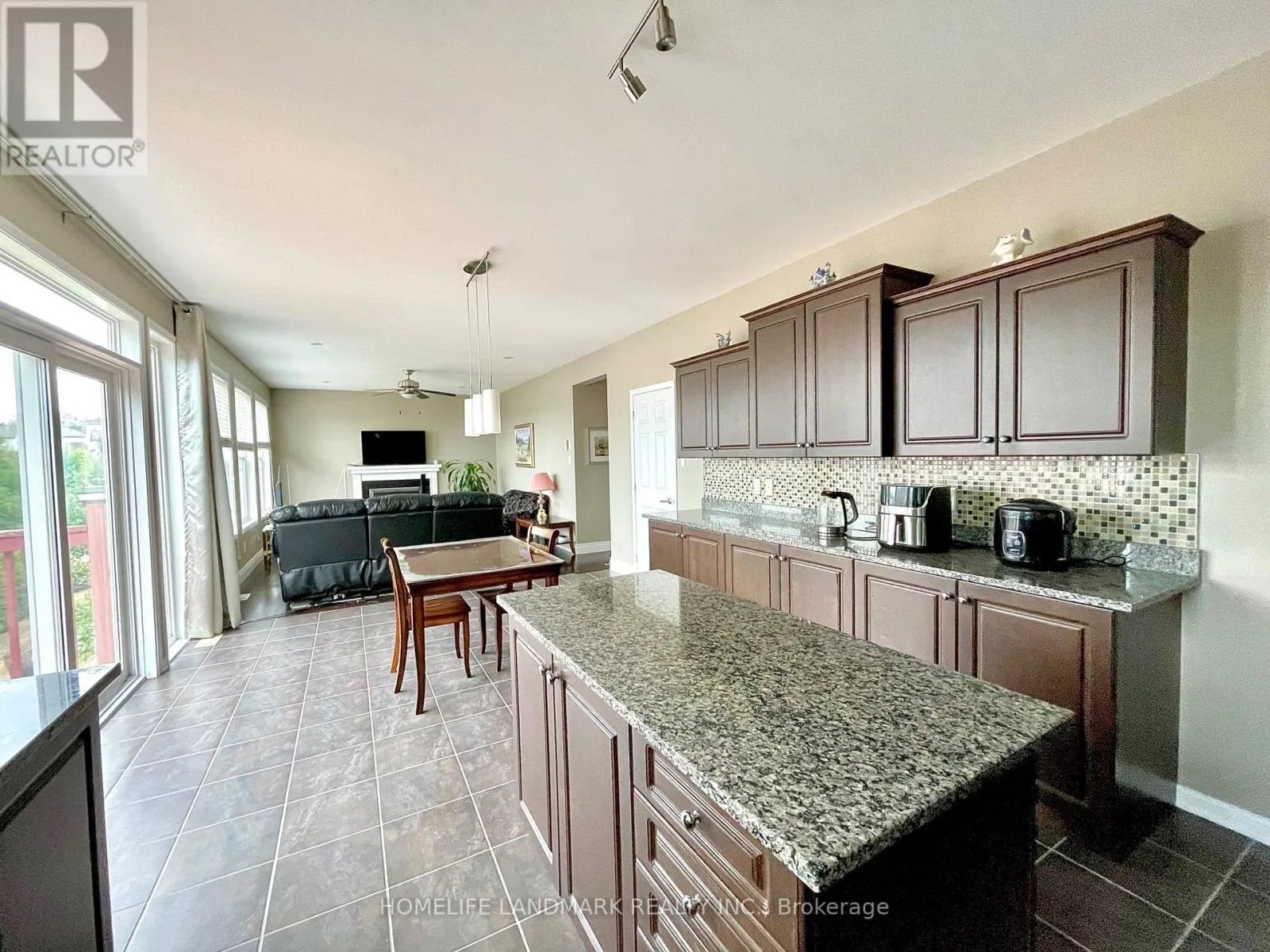 190 INGERSOLL CRESCENT