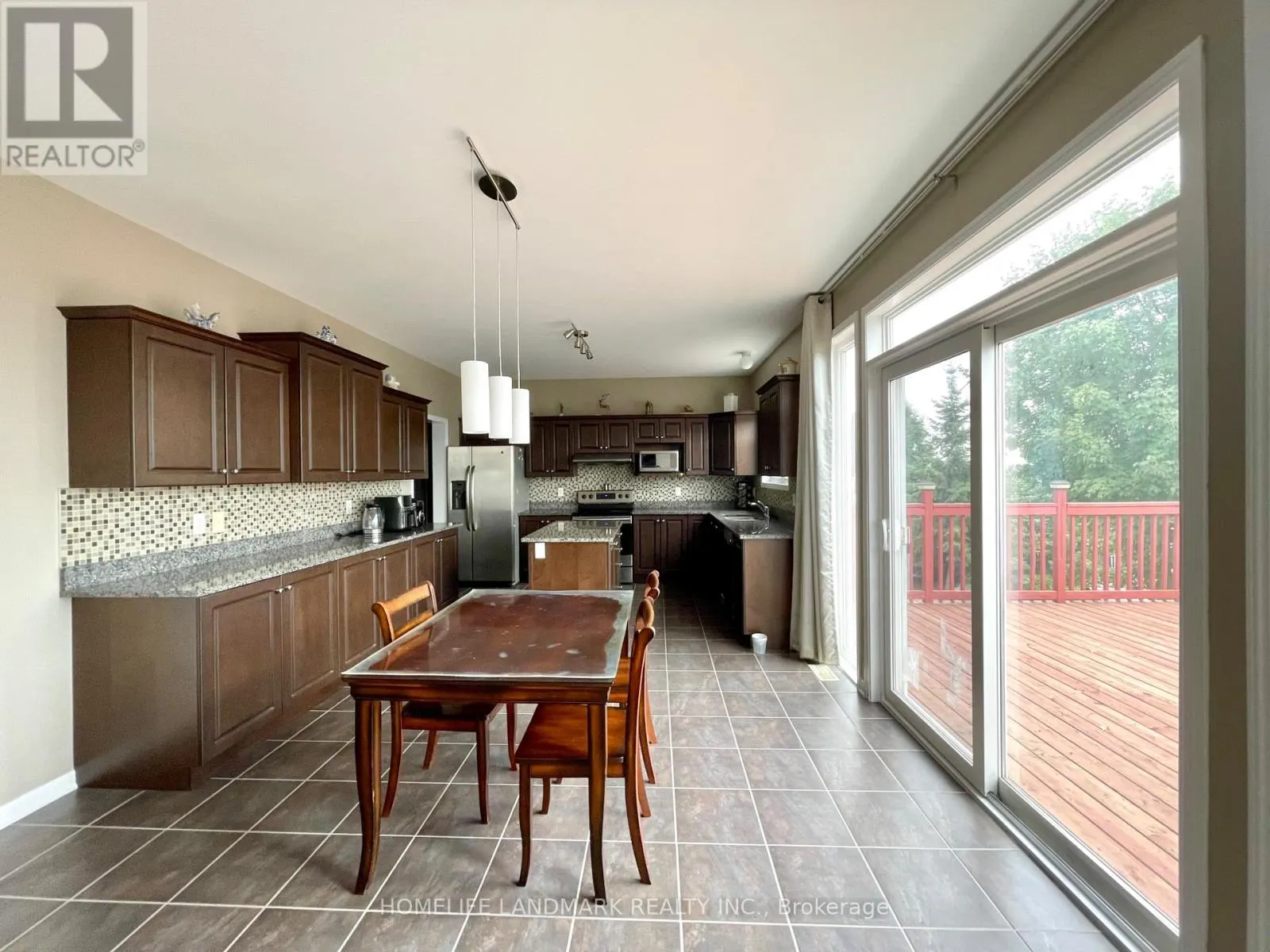 190 INGERSOLL CRESCENT