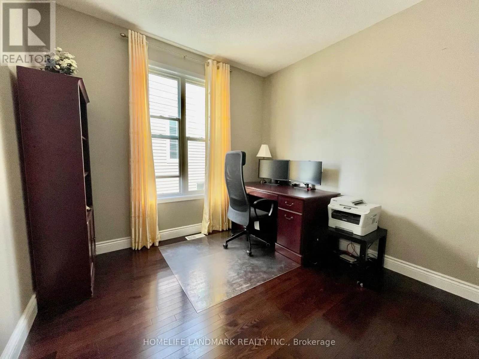 190 INGERSOLL CRESCENT