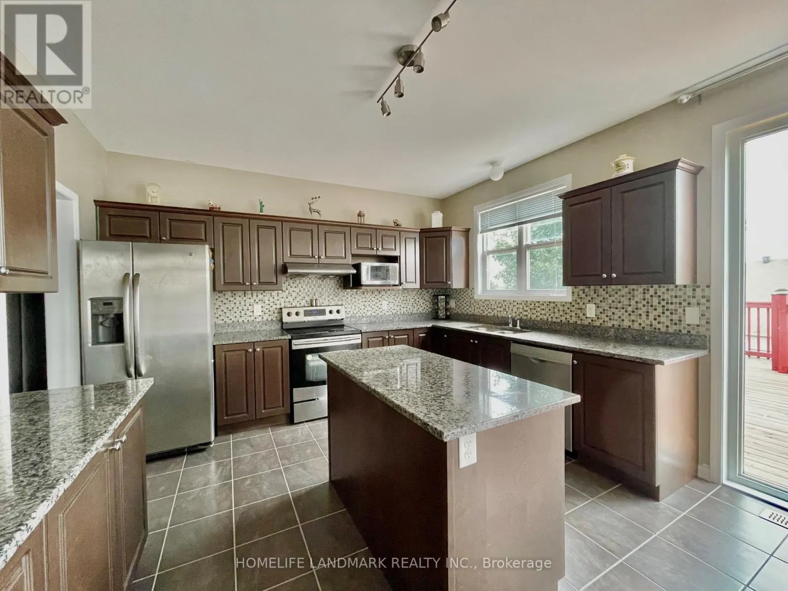 190 INGERSOLL CRESCENT