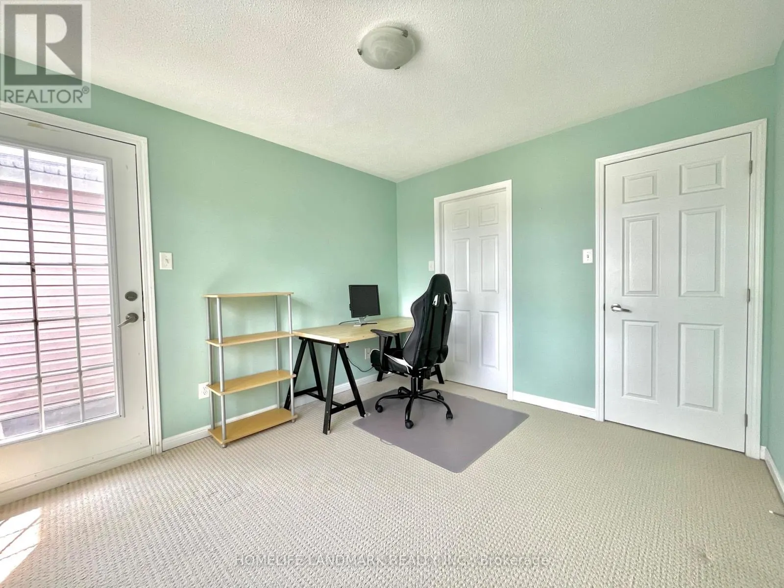 190 INGERSOLL CRESCENT