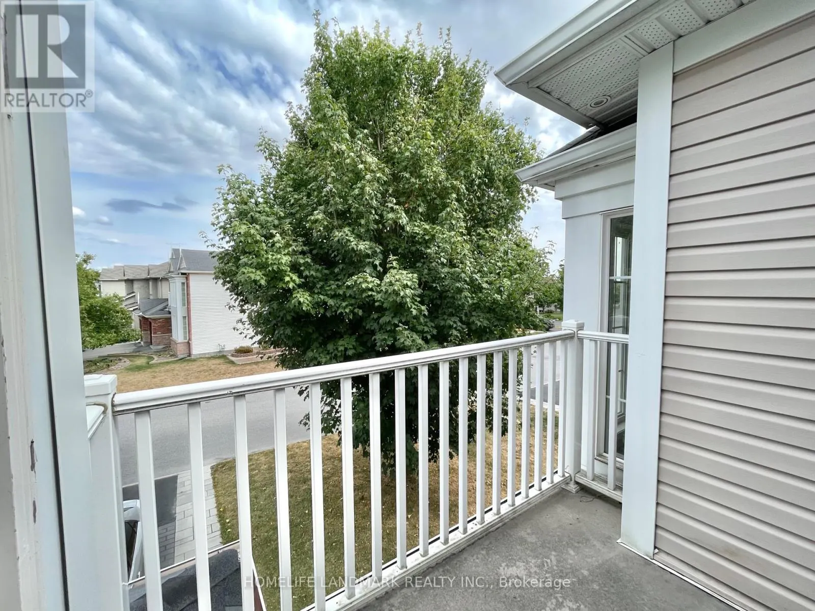 190 INGERSOLL CRESCENT