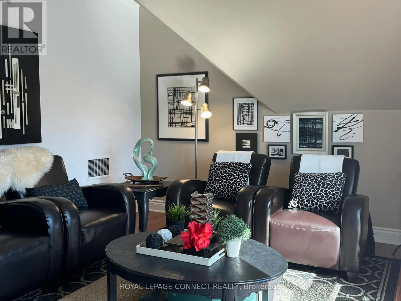 303 - 4872 VALLEY WAY