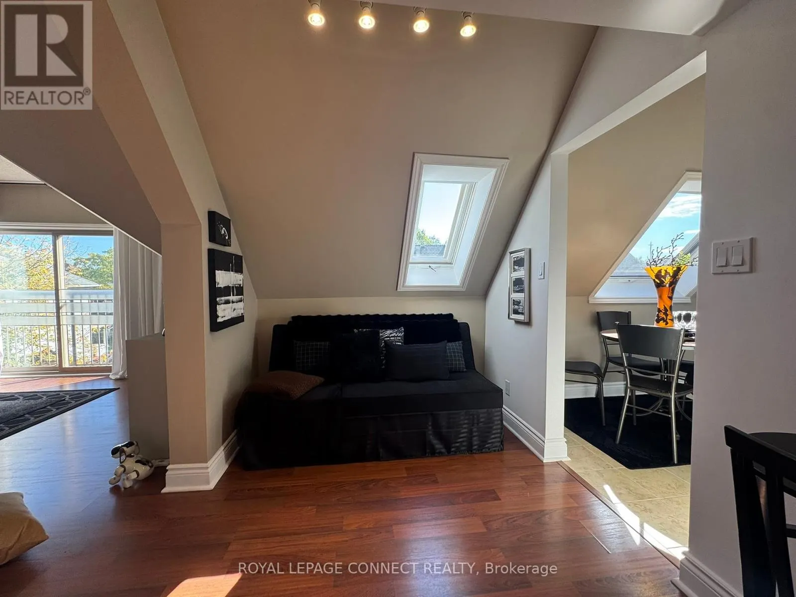 303 - 4872 VALLEY WAY