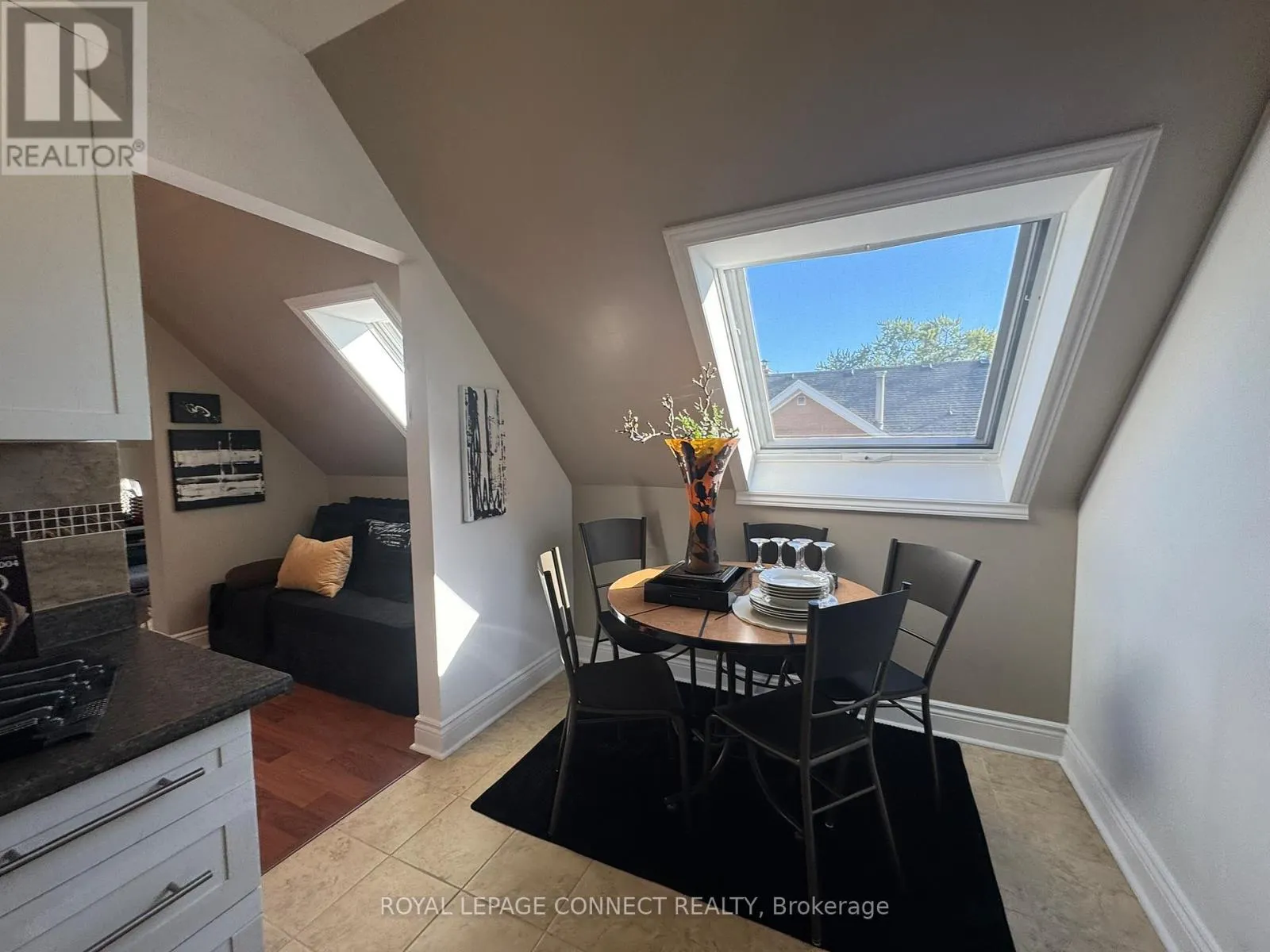 303 - 4872 VALLEY WAY