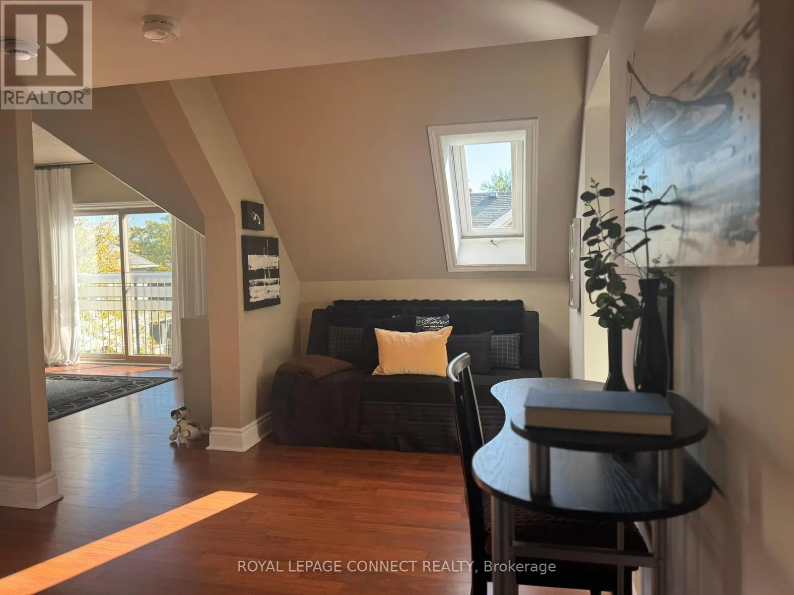 303 - 4872 VALLEY WAY