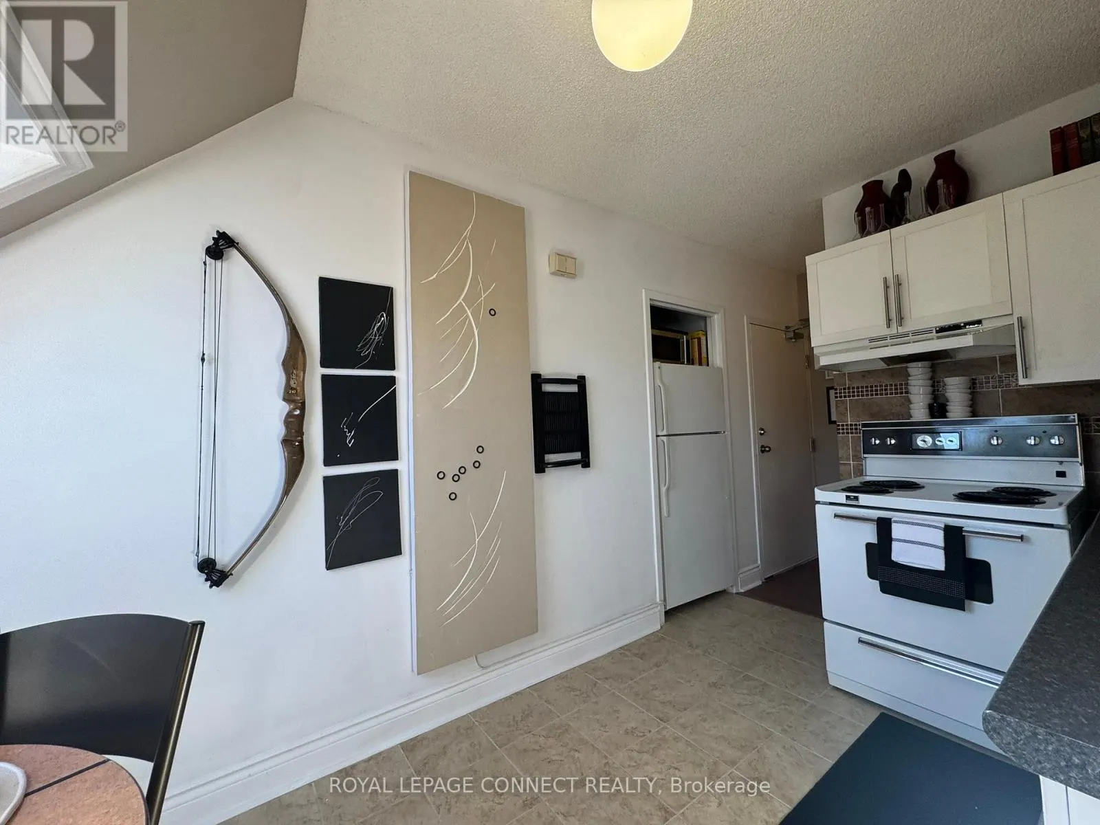 303 - 4872 VALLEY WAY