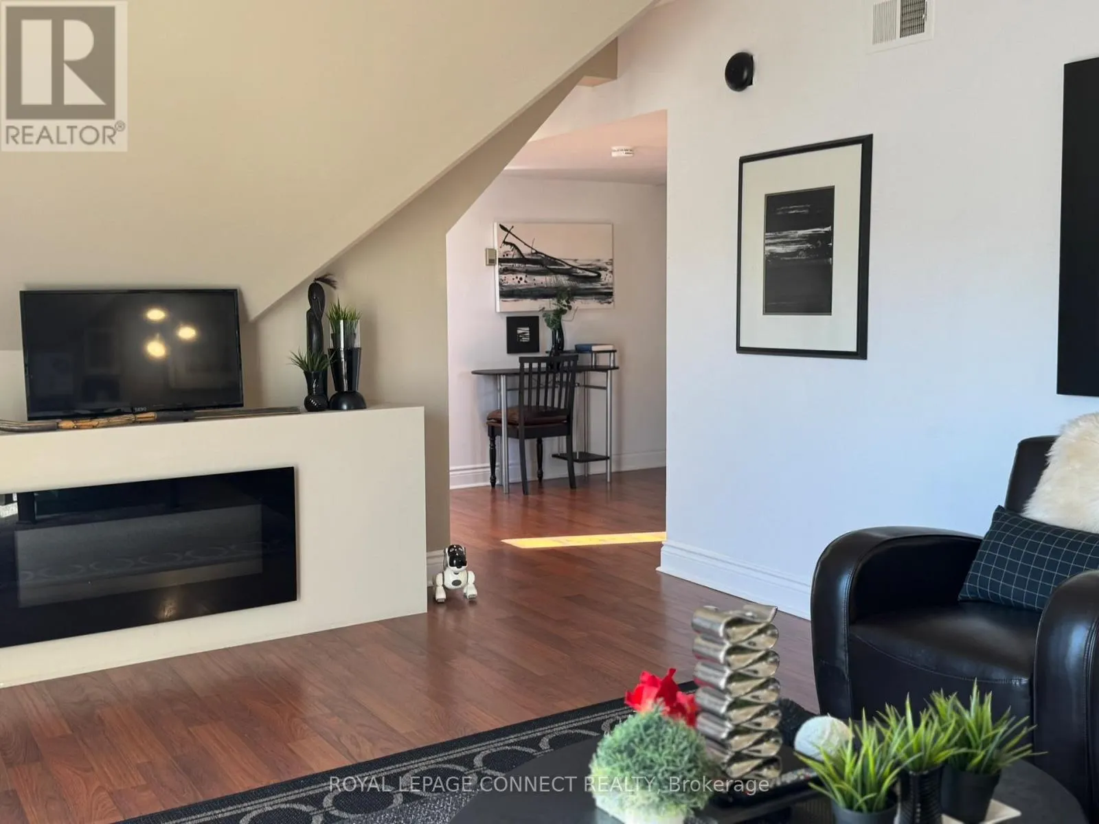 303 - 4872 VALLEY WAY