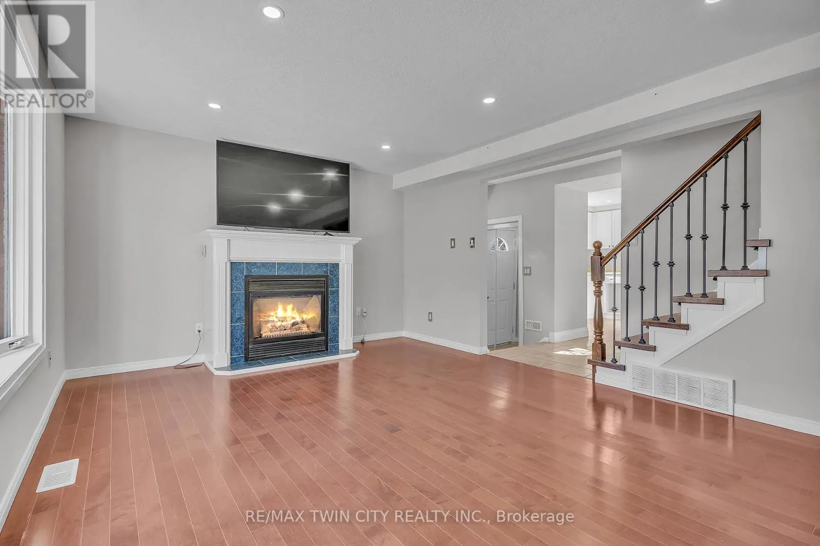 43 CONNELLY DRIVE