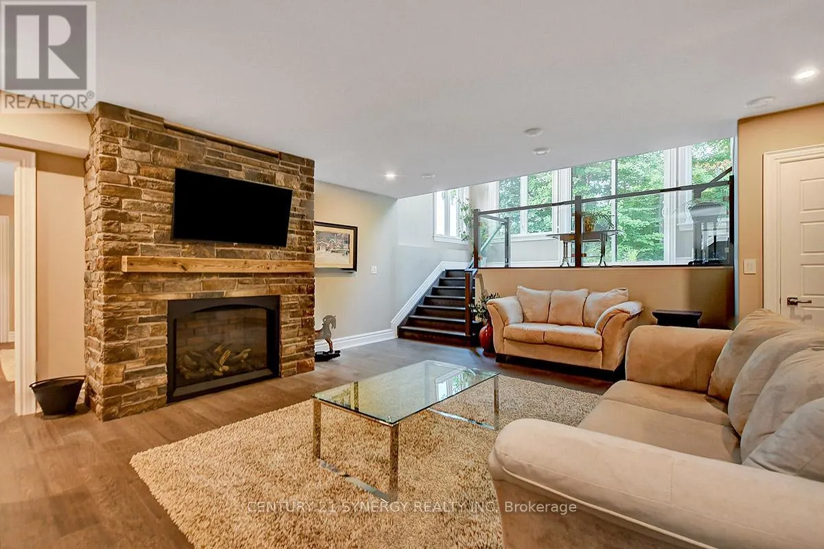 1443 DUCHESS CRESCENT