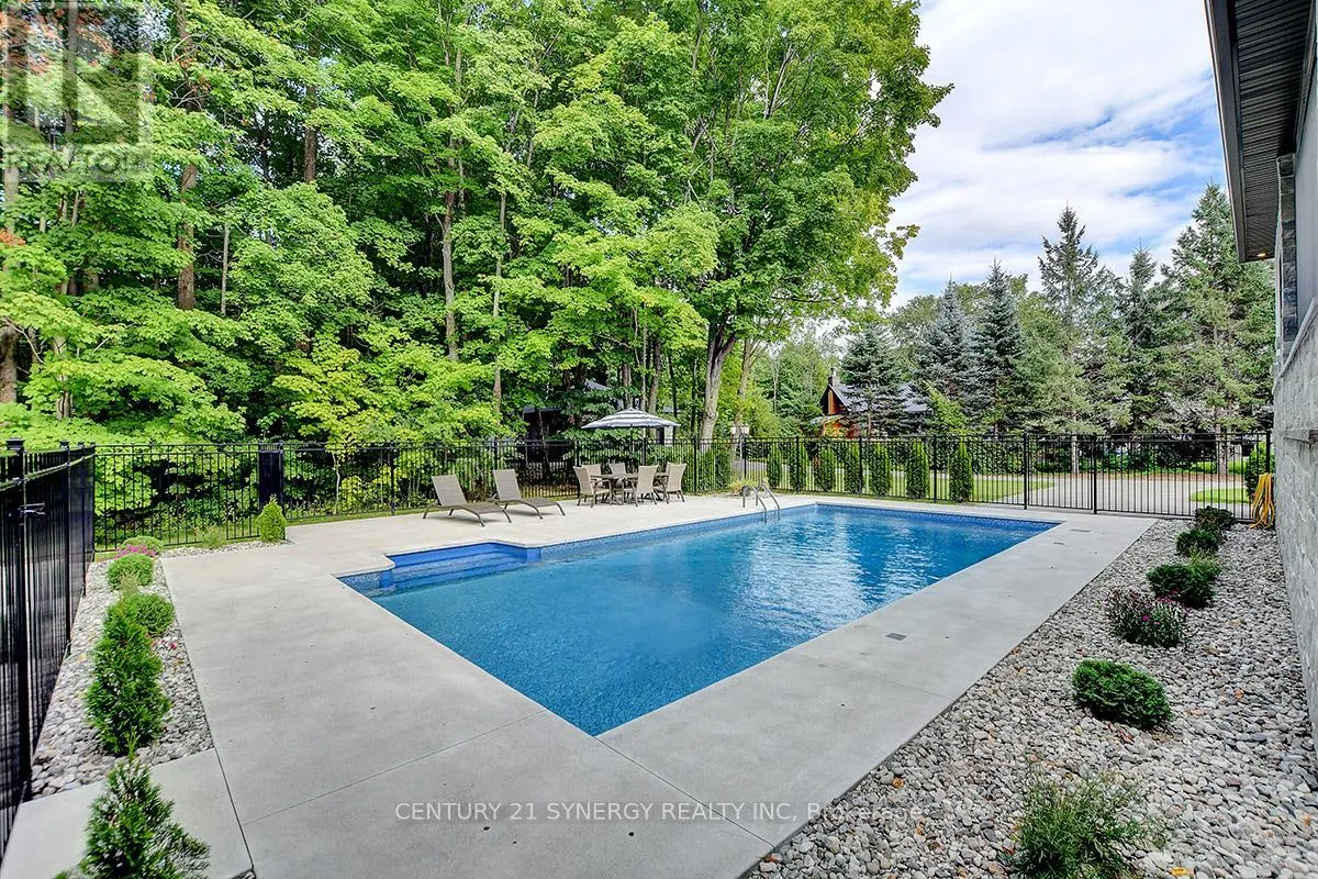 1443 DUCHESS CRESCENT