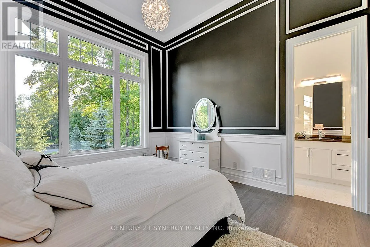 1443 DUCHESS CRESCENT