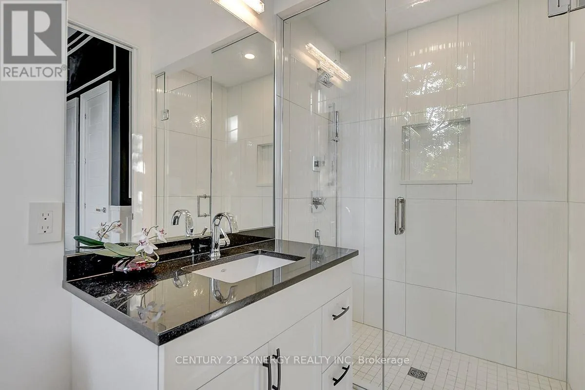 1443 DUCHESS CRESCENT