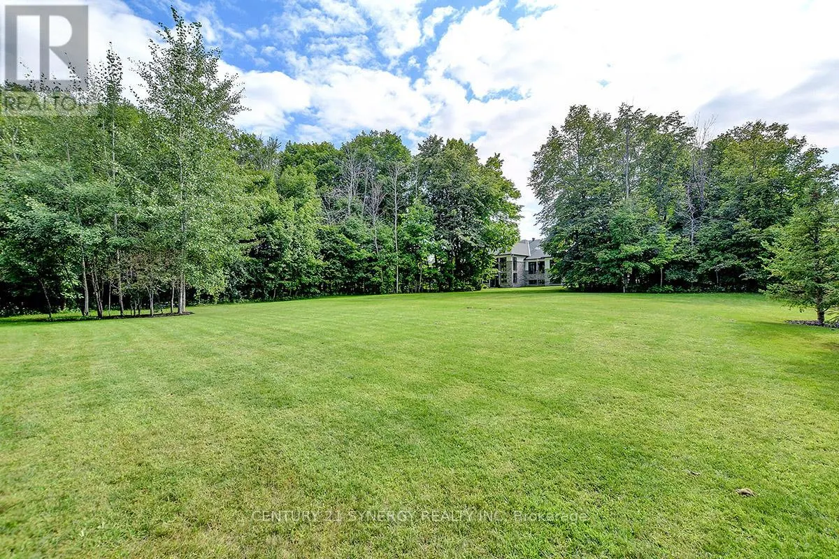1443 DUCHESS CRESCENT