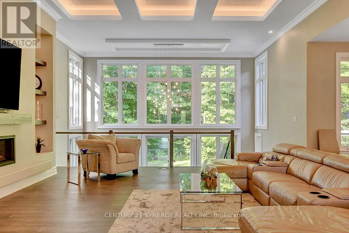 1443 DUCHESS CRESCENT