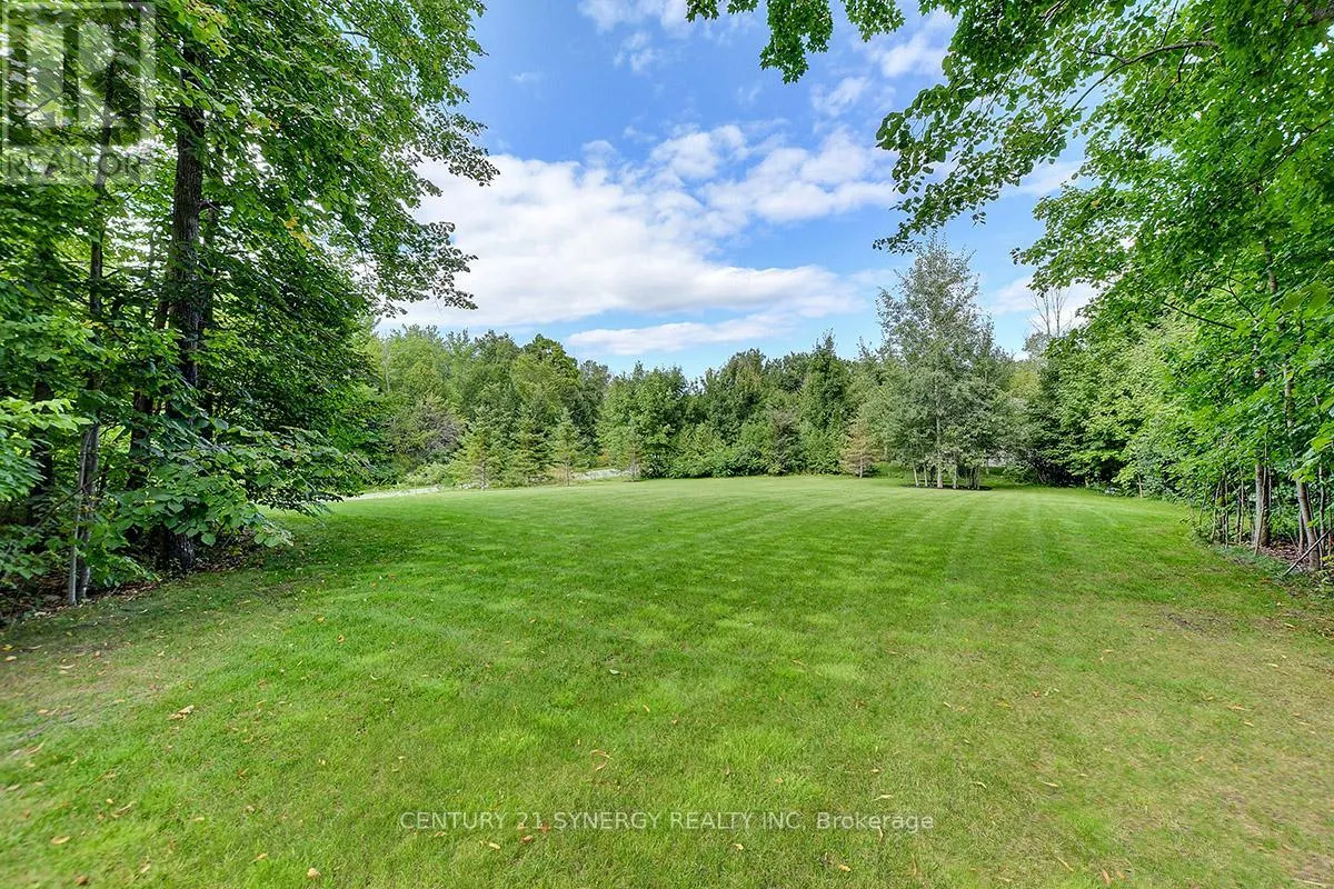 1443 DUCHESS CRESCENT