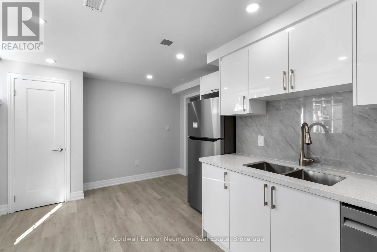 B - 45 HAYWARD CRESCENT, #B