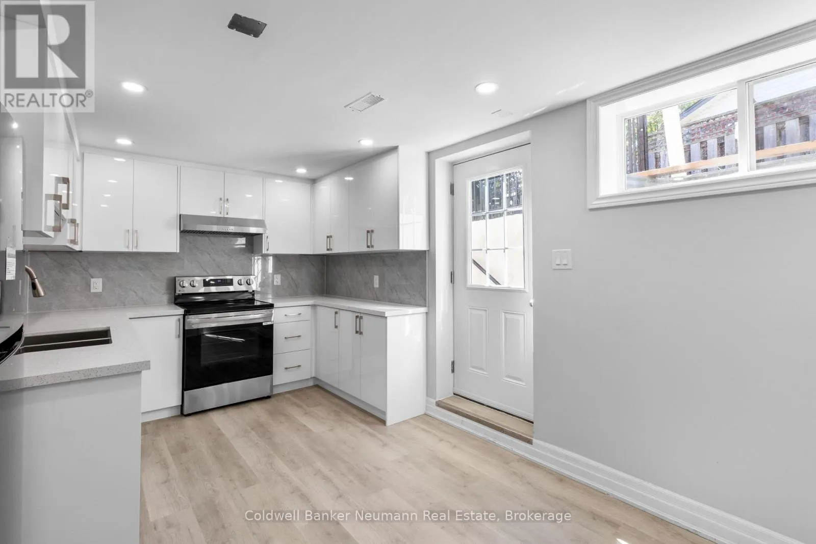B - 45 HAYWARD CRESCENT, #B