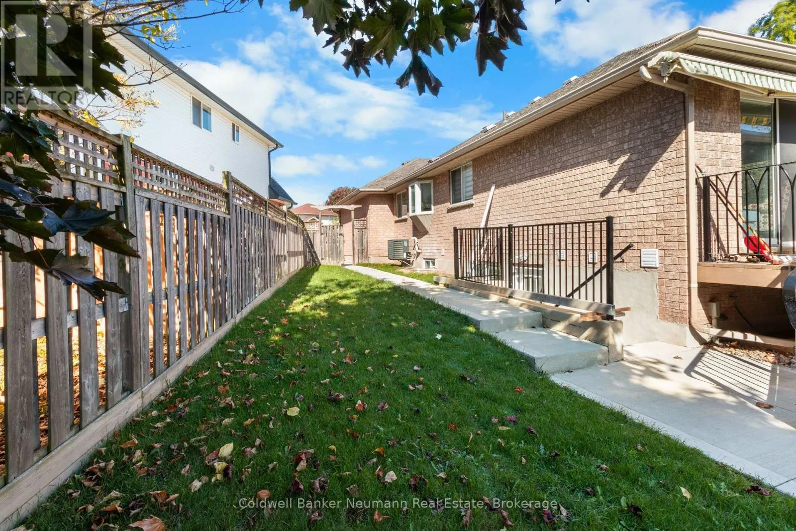 B - 45 HAYWARD CRESCENT, #B