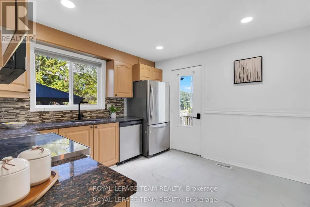 2 BROOKHAVEN COURT