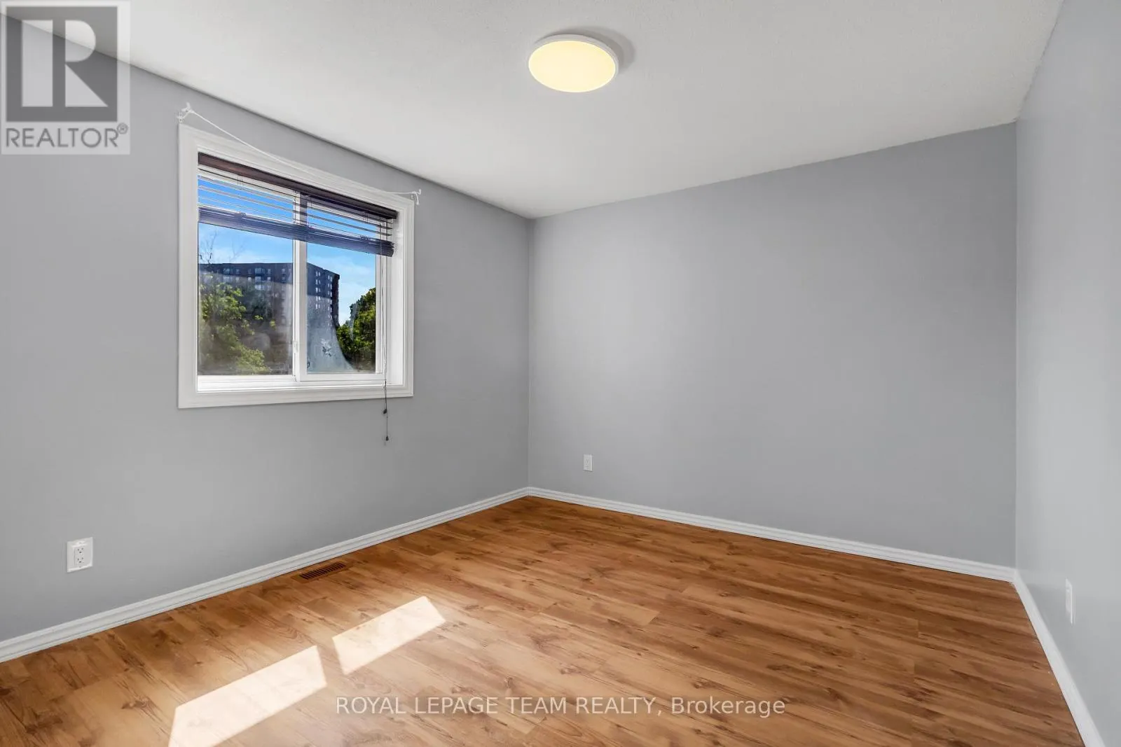 2 BROOKHAVEN COURT