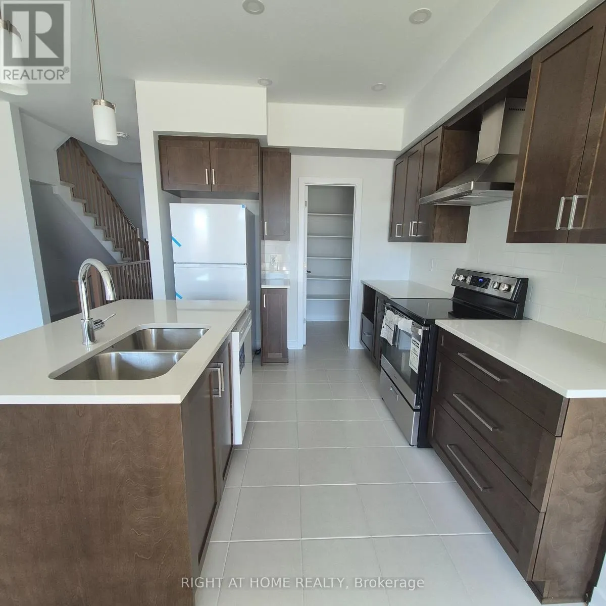 102 PLOUGHSHARE ROAD