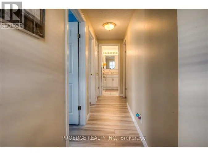 263 BANKSIDE DRIVE