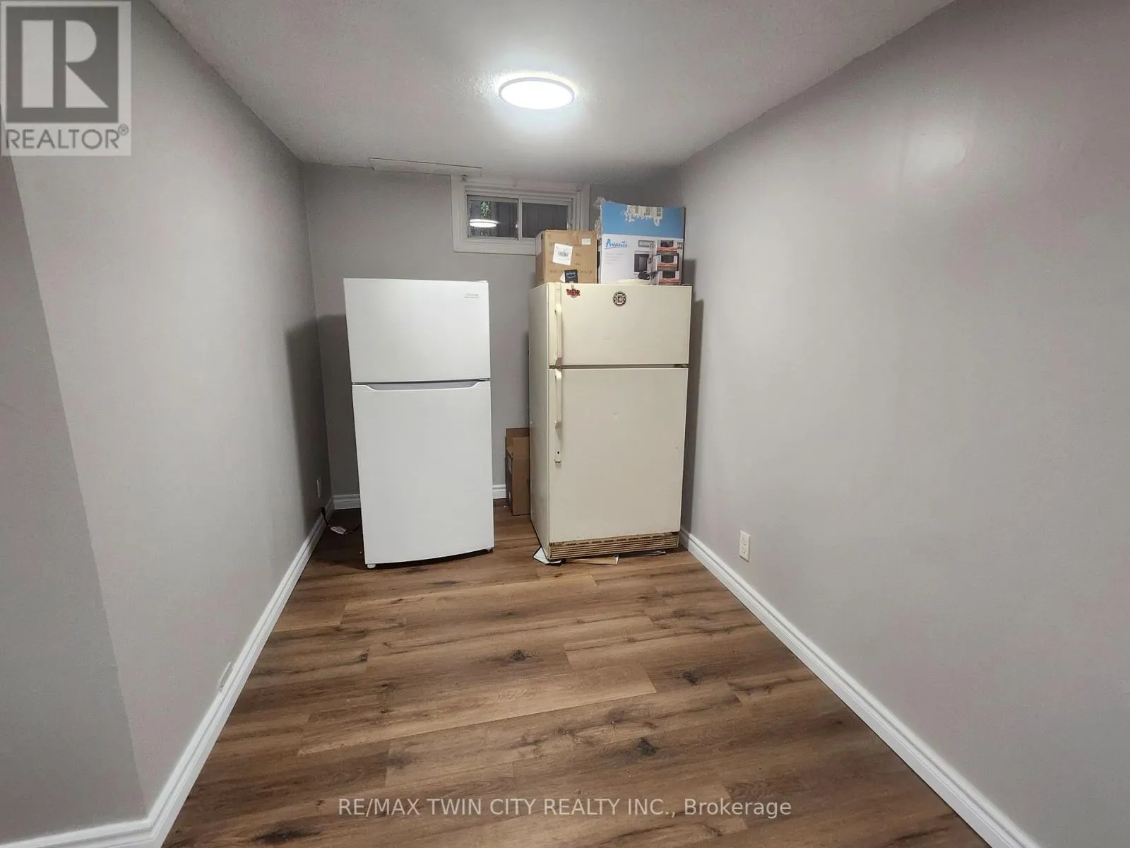 LOWER - 197B CEDARVALE CRESCENT