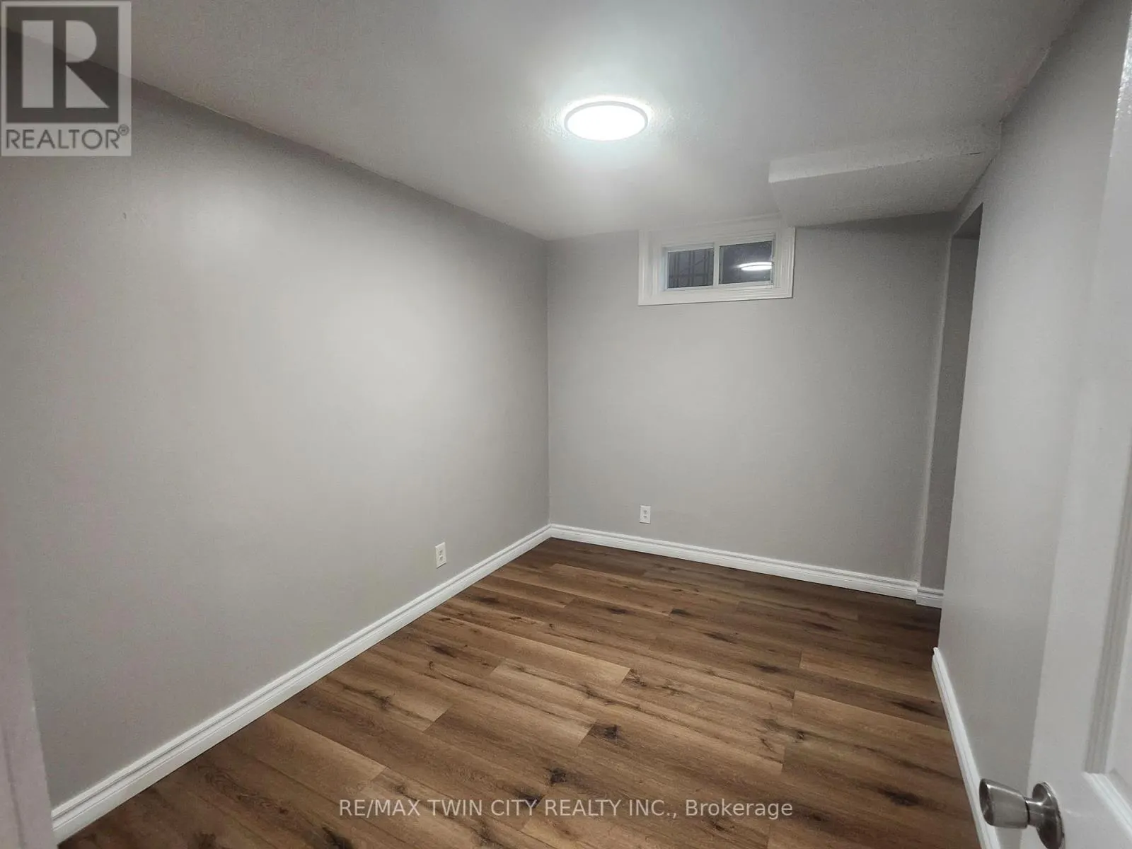 LOWER - 197B CEDARVALE CRESCENT