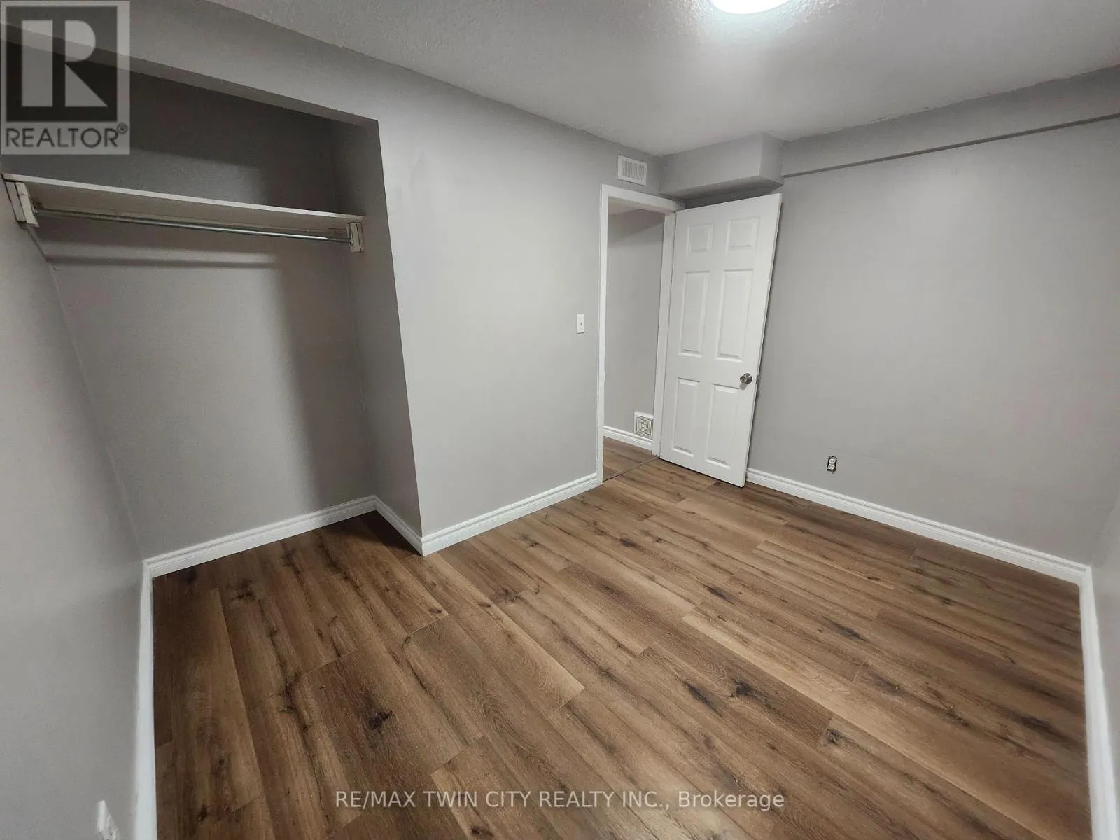 LOWER - 197B CEDARVALE CRESCENT