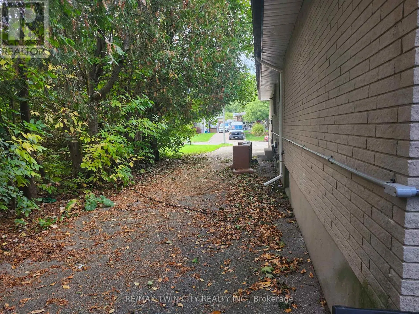 LOWER - 197B CEDARVALE CRESCENT