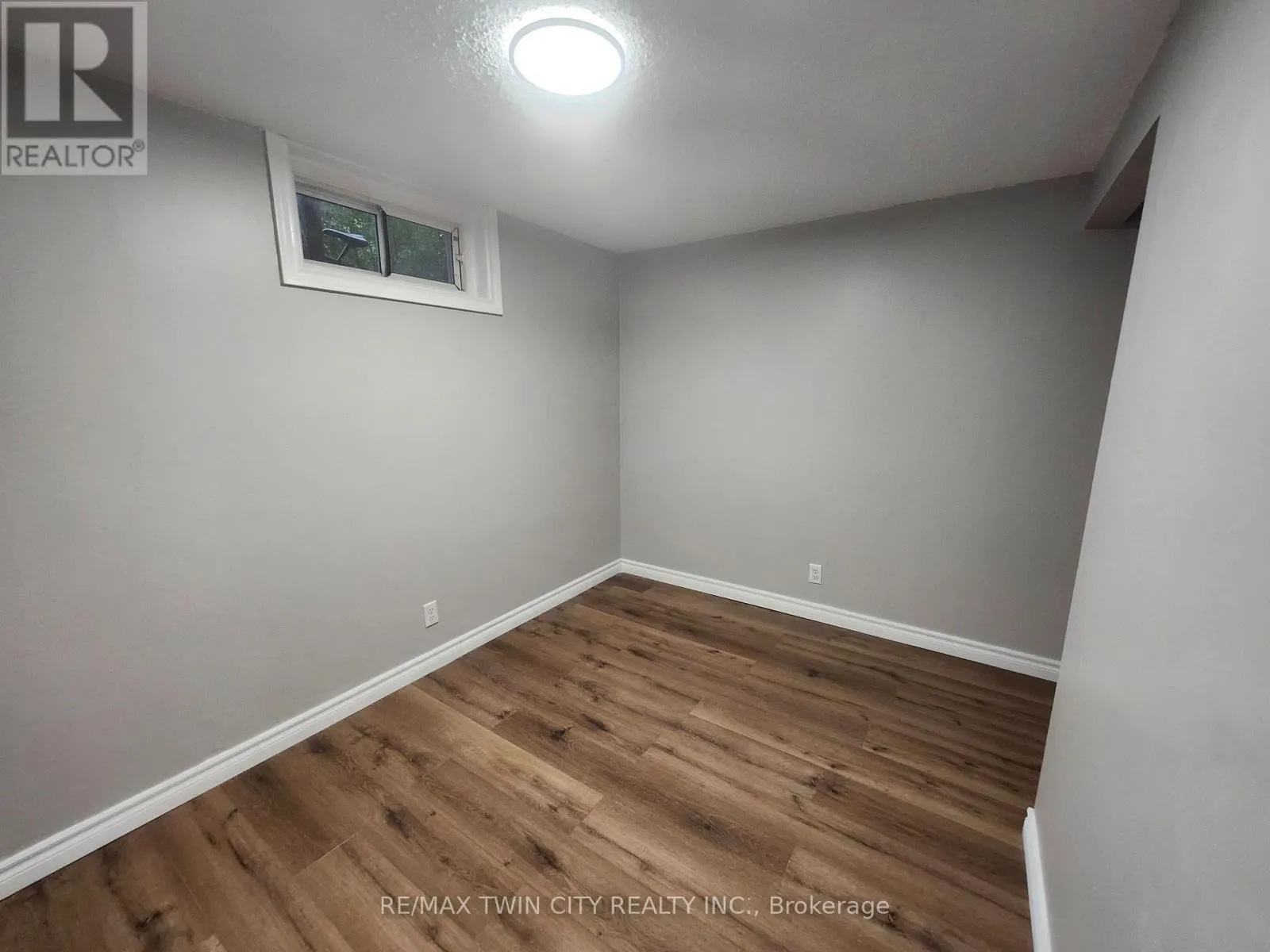 LOWER - 197B CEDARVALE CRESCENT