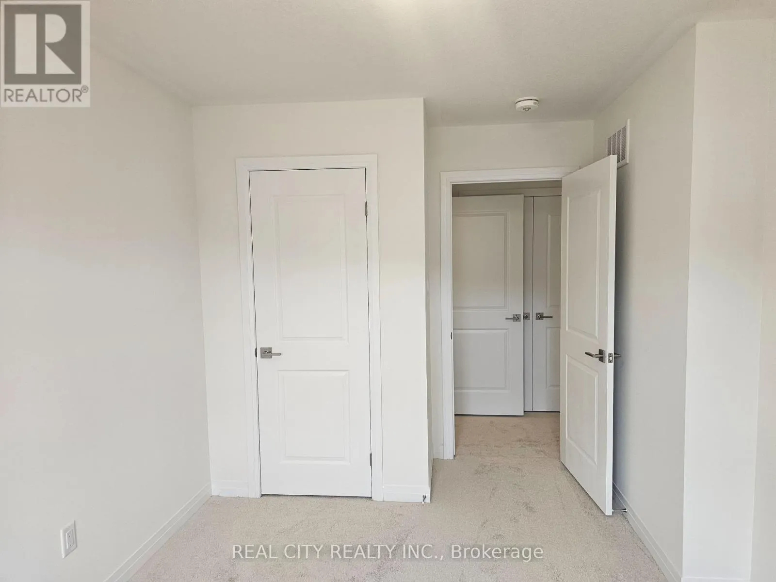 48 MCKERNAN AVENUE