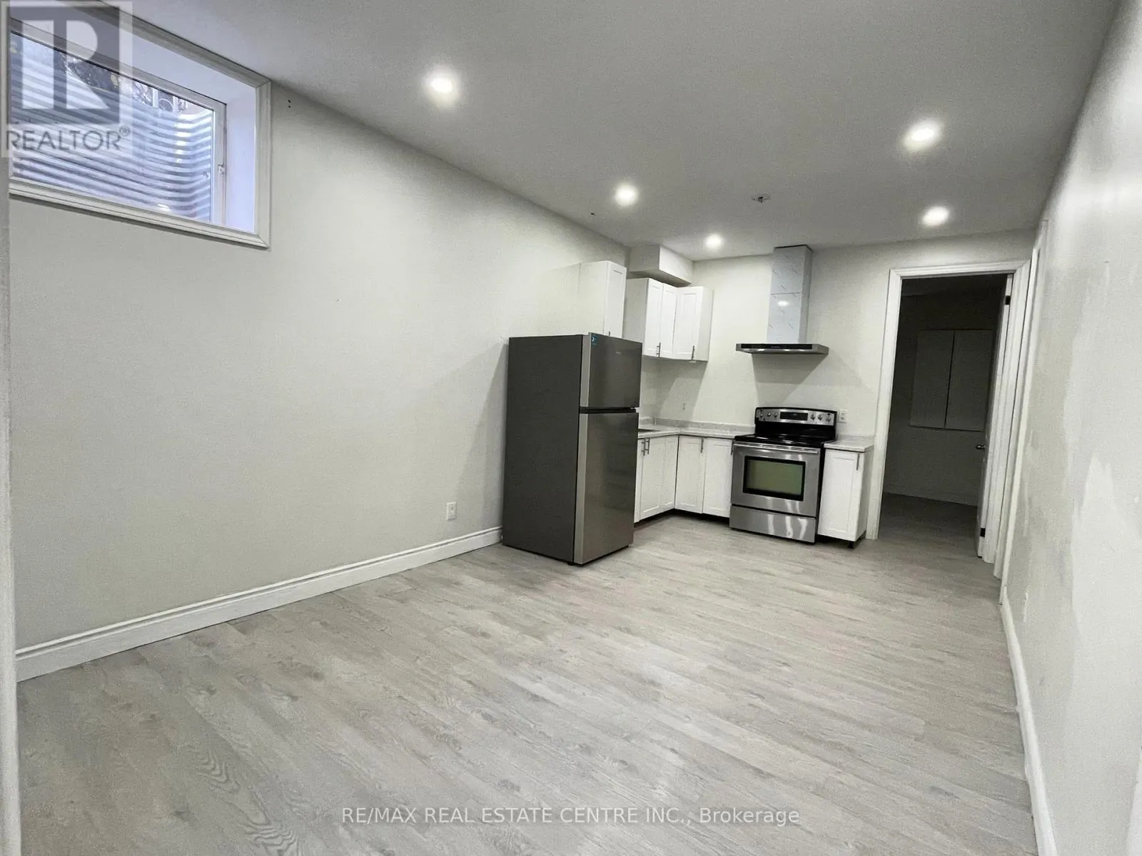 LEGAL BASEMENT - 5866 VALLEY WAY