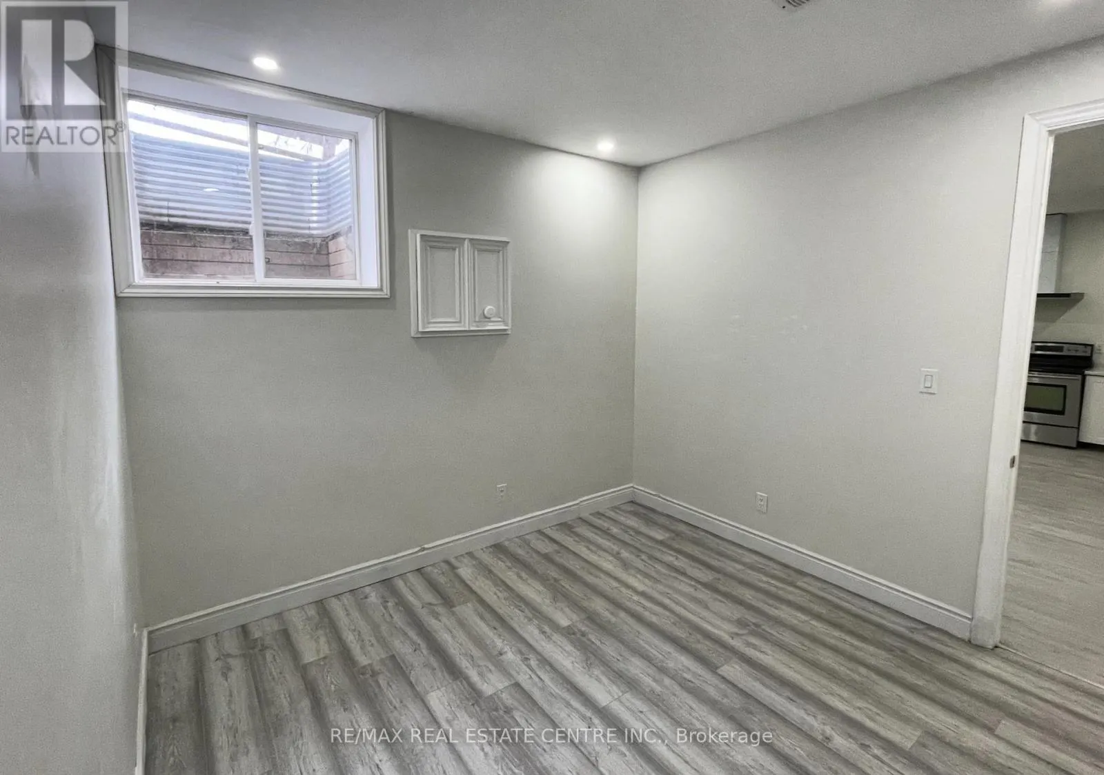 LEGAL BASEMENT - 5866 VALLEY WAY