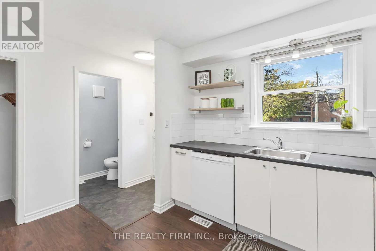5 - 71 PARKSIDE DRIVE, #5