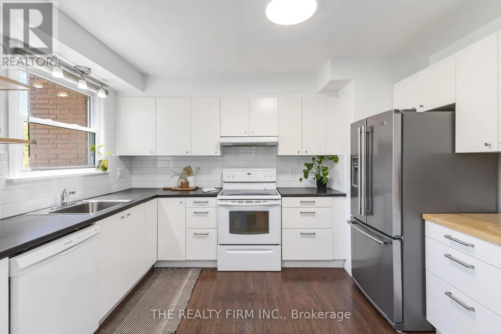 5 - 71 PARKSIDE DRIVE, #5