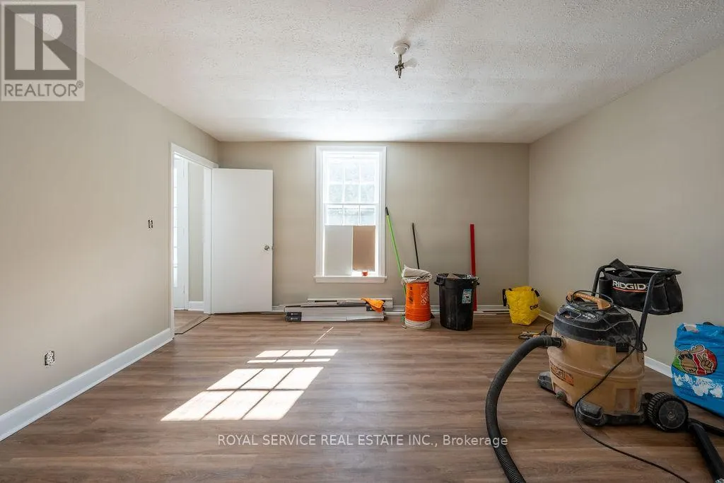 3 - 33 BROOK ROAD S, #3