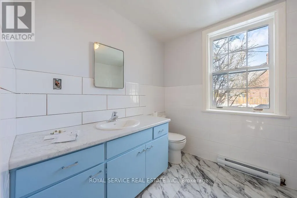3 - 33 BROOK ROAD S, #3
