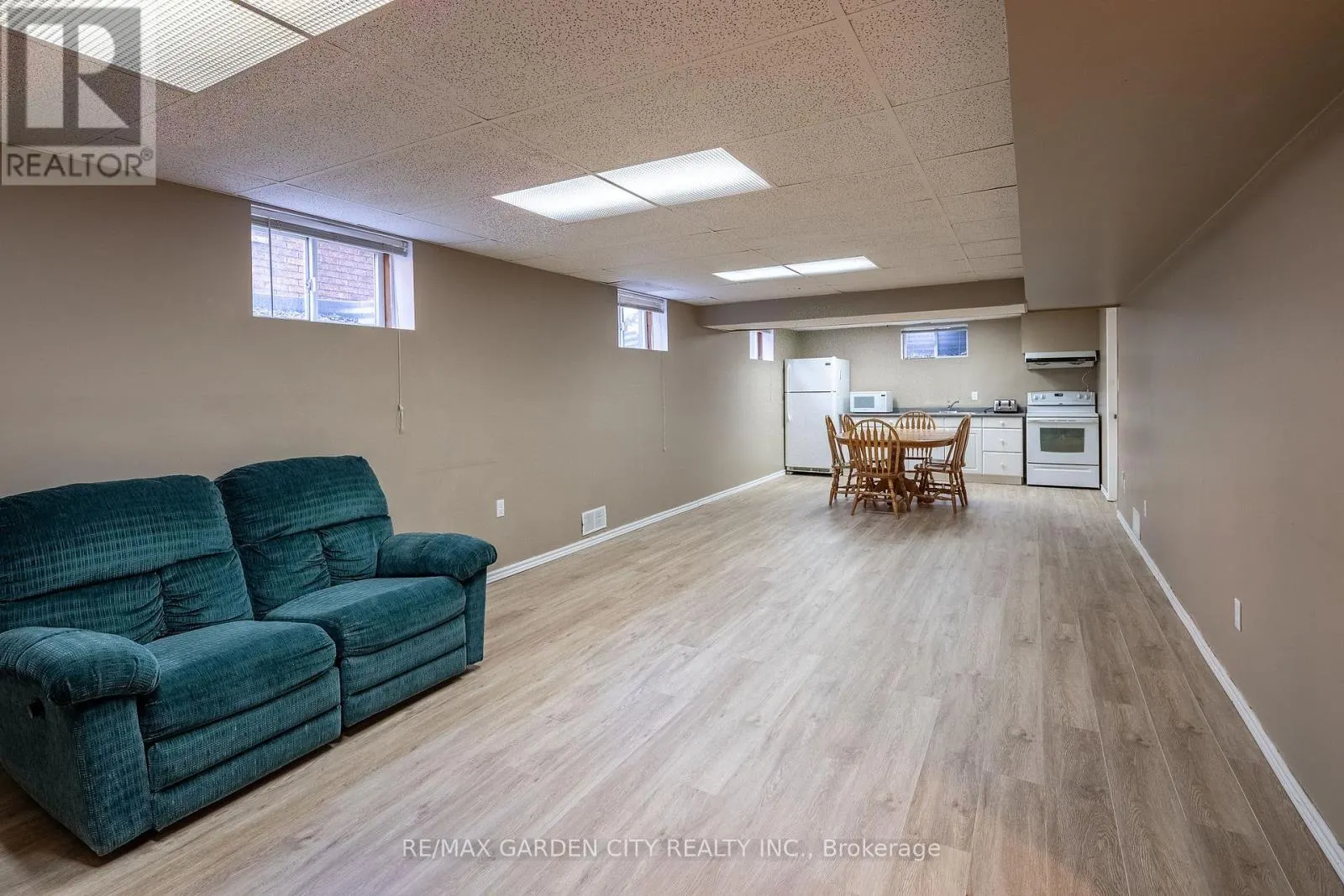 14 TUPPER DRIVE